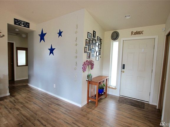 2nd image of 1886 Edgewood Dr