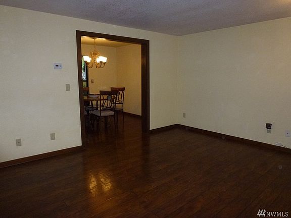 5th image of 1327 9th Ave SE