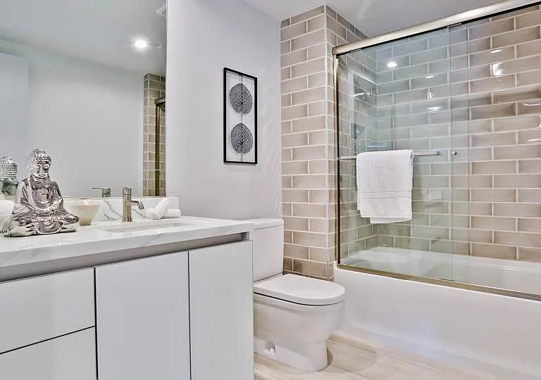 727 Wilcox Ave #305 — Photo 2