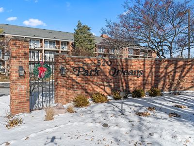 520 Biesterfield Rd APT 213D, Elk Grove Village, IL, 60007