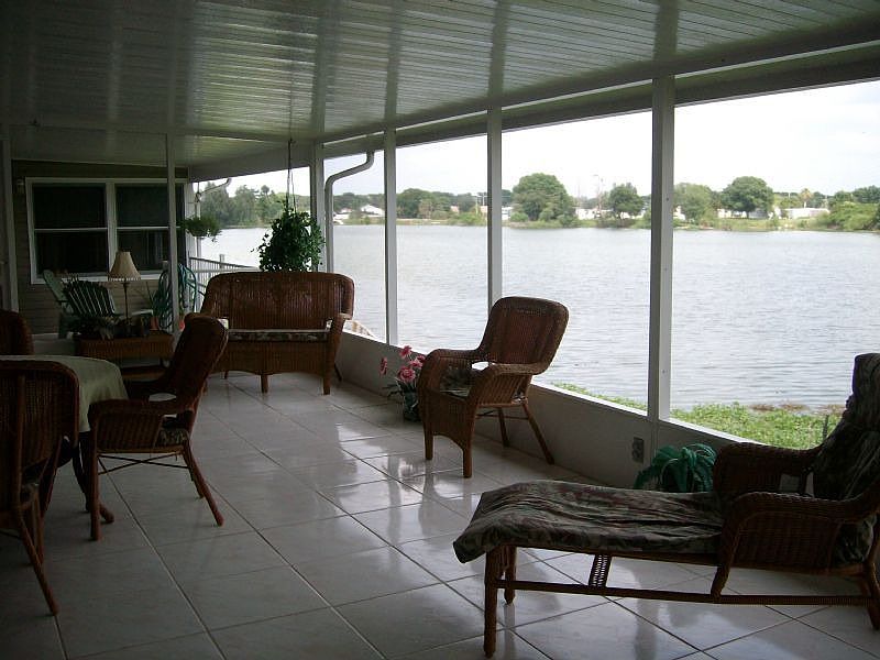 1st image of 121 Lake Pointe Dr