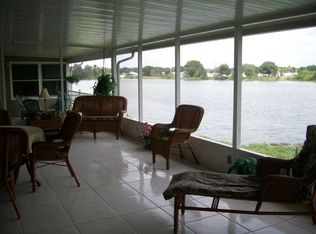 121 Lake Pointe Dr, Mulberry, FL 33860
