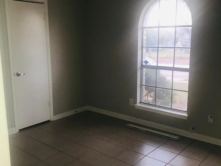 3317 Harvard Dr — Photo 9