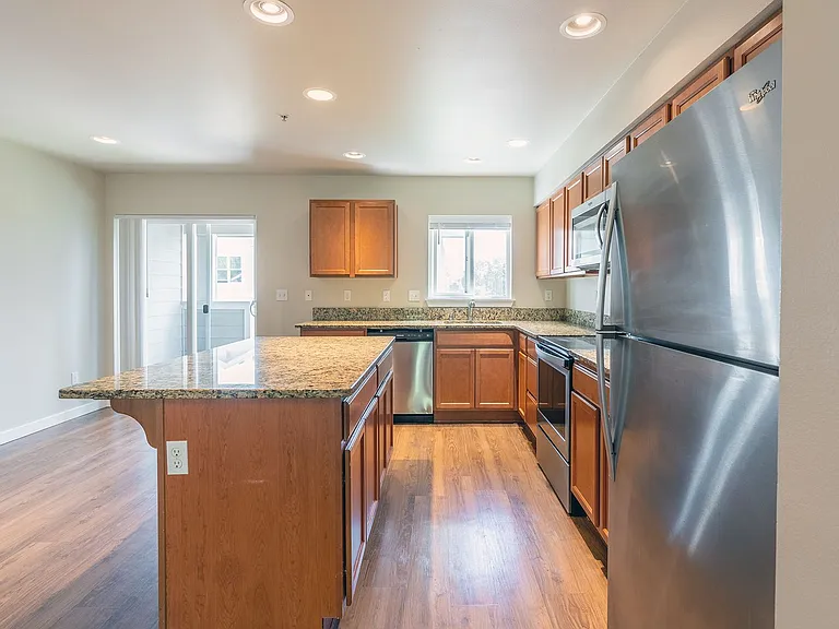 Modern 3 bedroom Townhomes with Garage — Photo 32