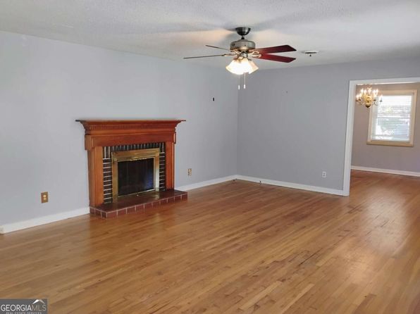 604 Fort King George Dr, Darien, GA 31305