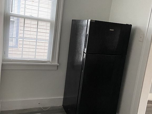 5th image of 15 E Rockwood St #2