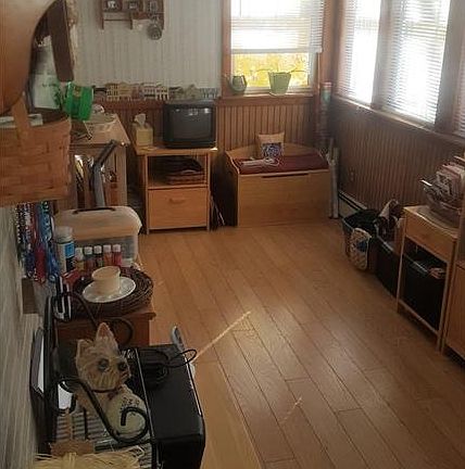 5th image of 108 Mountain Ave