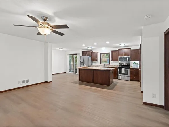 1108 NE 52nd Ter, Kansas City, MO 64118