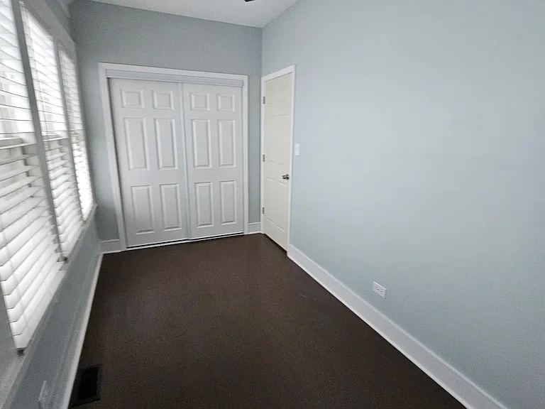 11402 S Calumet Ave — Photo 14