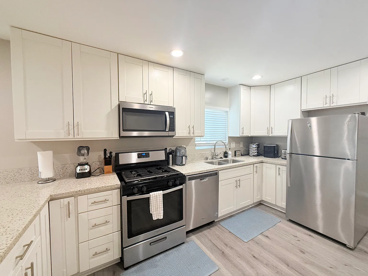 2022 1/2 Ocean View Blvd — Photo 2