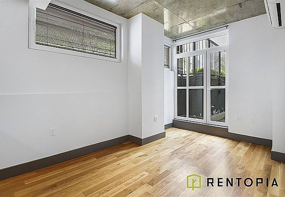 5th image of 340 Evergreen Ave #324