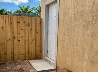 657 SE 30th Ter, Homestead, FL 33033