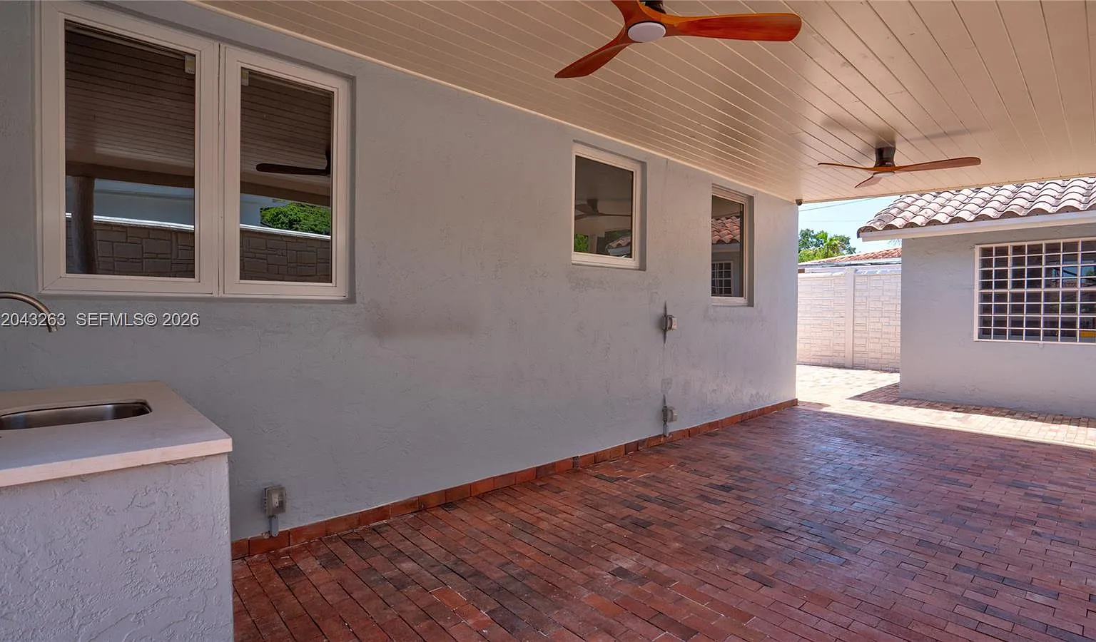 4 bed, 2.0 bath, 2326 sqft, $6,750 — Photo 4
