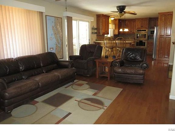 5th image of 212 S King St