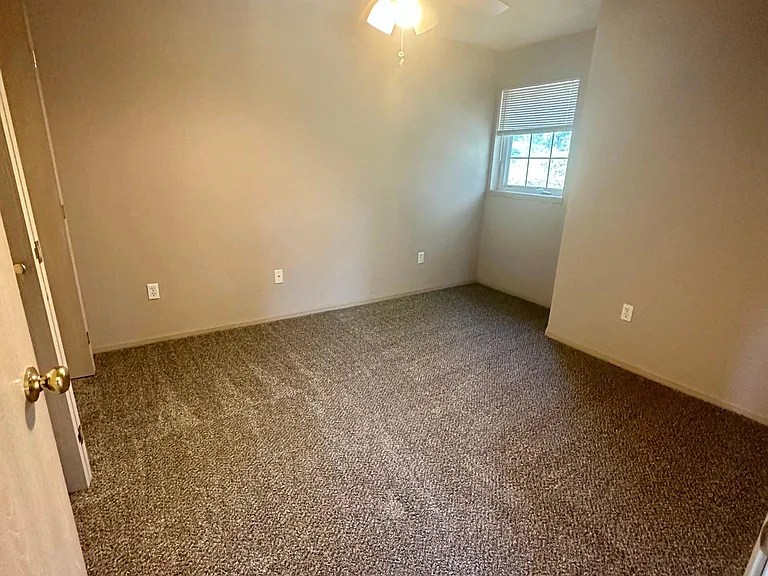 529 SW Market St — Photo 11