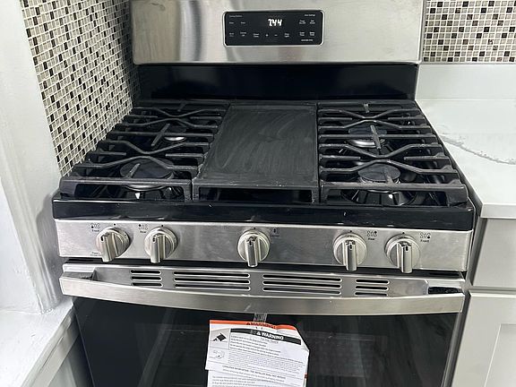 4th image of 429 Fairmount Ave APT 402