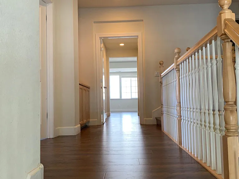 2592 Tamworth Ln — Photo 3