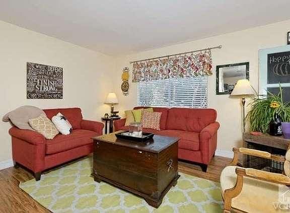 3rd image of 10202 Carlyle St