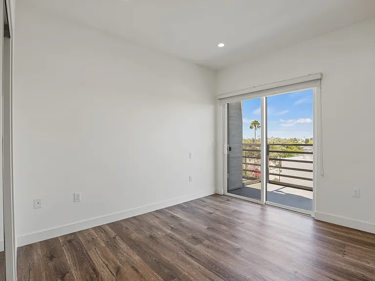 The Fairfax Flats — Photo 24