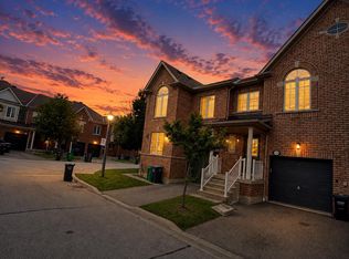 525 Novo Star Dr #172, Mississauga, ON L5W1Y1