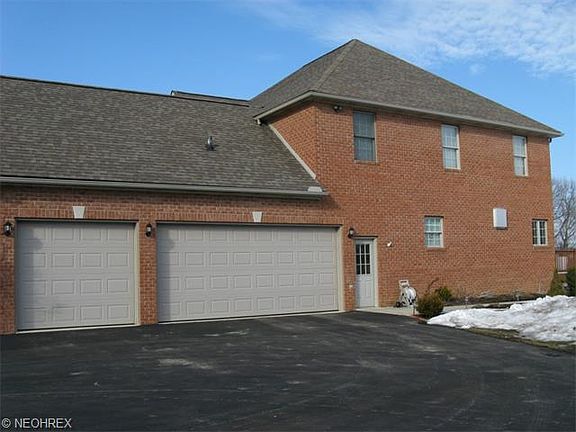 4th image of 1423 Township Road 843