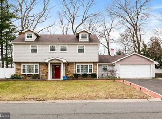 255 Club House Dr, Willingboro, NJ 08046