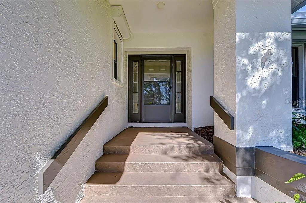 3 bed, 2.0 bath, 1872 sqft, $4,538 — Photo 2