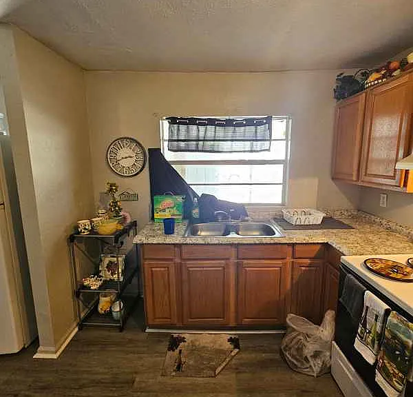 4 Sandy Ln #1 — Photo 28