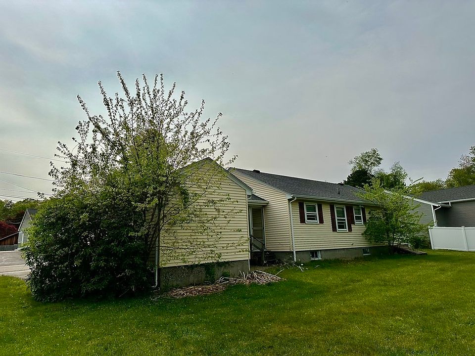 2nd image of 6 Jackson Ln