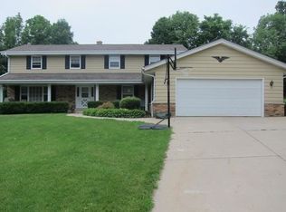 595 Forest Ct, Brookfield, WI 53045