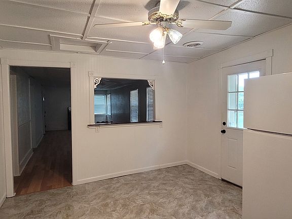 3rd image of 211 S 11th St
