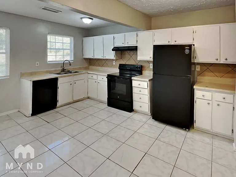 450 Fairburn Rd NW — Photo 4