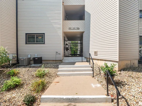 7205 N Lakeside Ct #3, Peoria, IL 61614