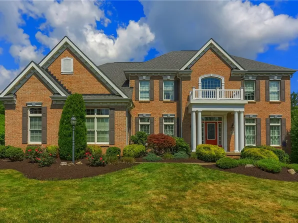 4127 Duckhorn Dr, Coraopolis, PA 15108