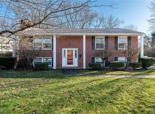 906 Oakwood St SE, North Canton, OH