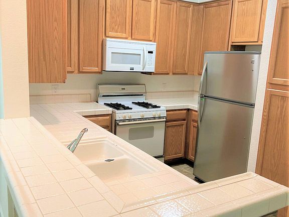 3rd image of 1400 El Camino Real APT 105