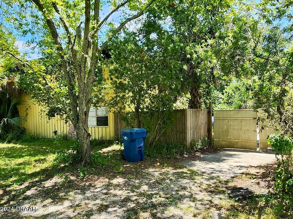 1st image of 130 Country Circle Dr E