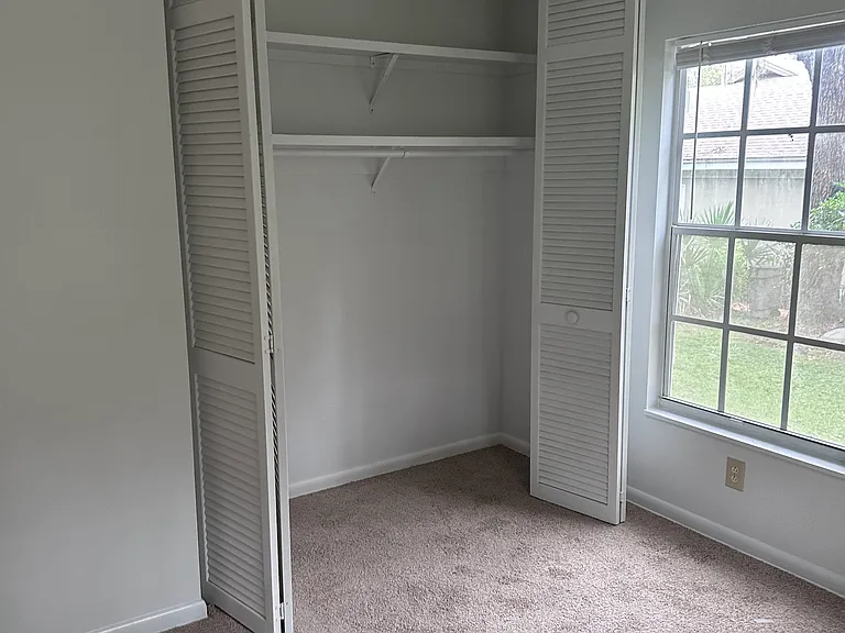 1106 N Tangerine Ave — Photo 12