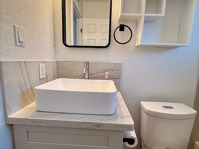 1265 Bouret Dr #4 — Photo 27