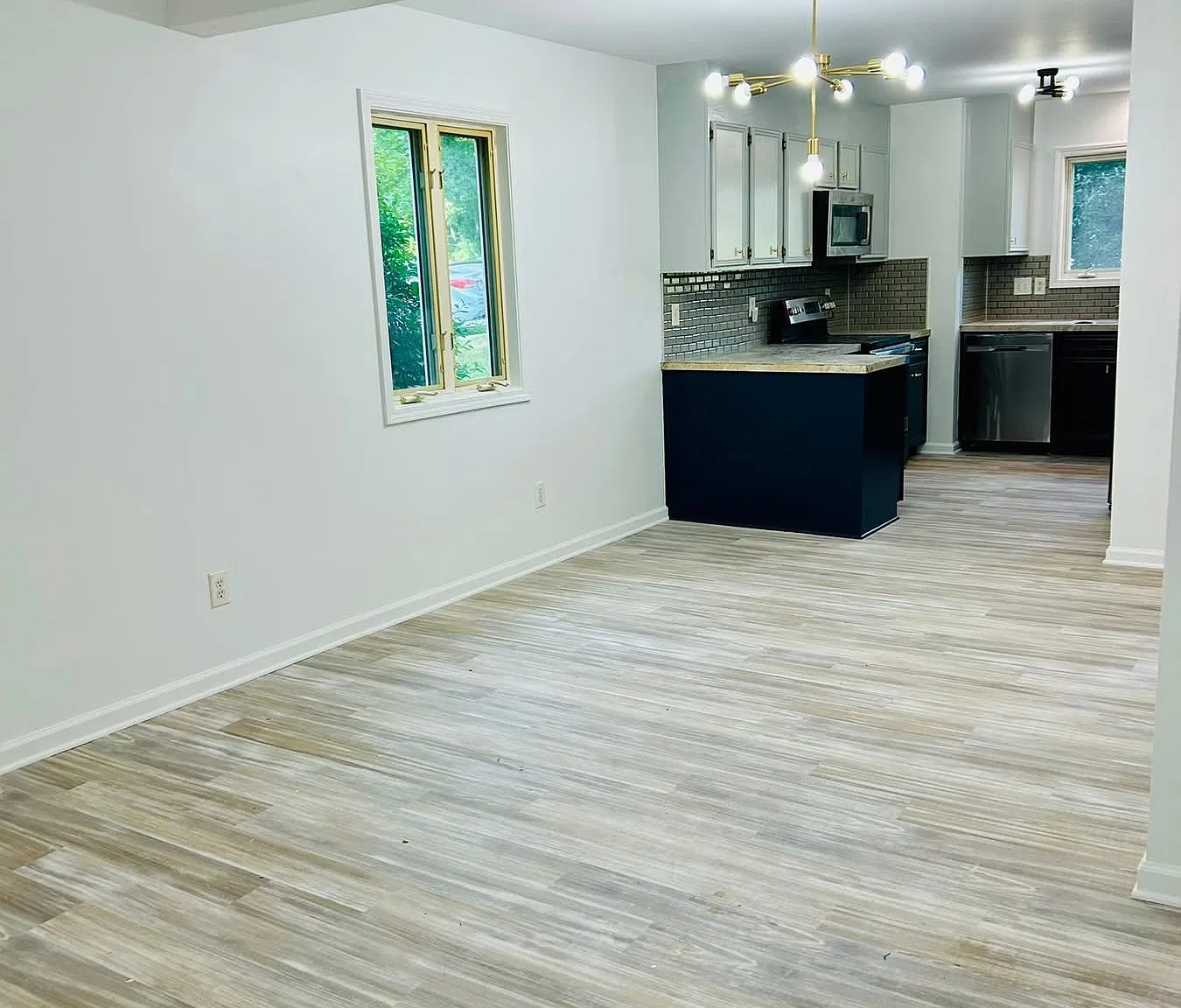 2 bed, 1128 sqft, $1,600 — Photo 1