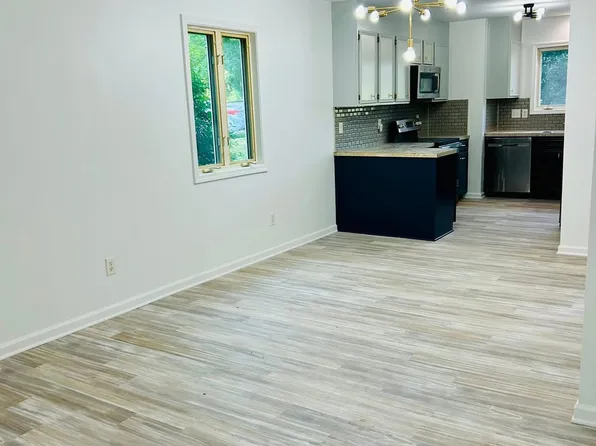 3235 White Oak Ct, Claremont, NC 28610
