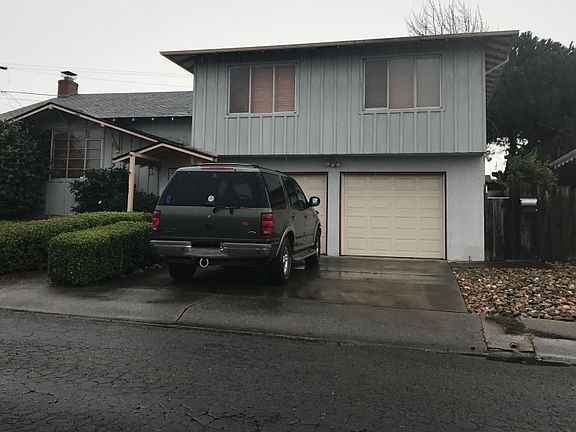 3rd image of 109 Lamont Ct