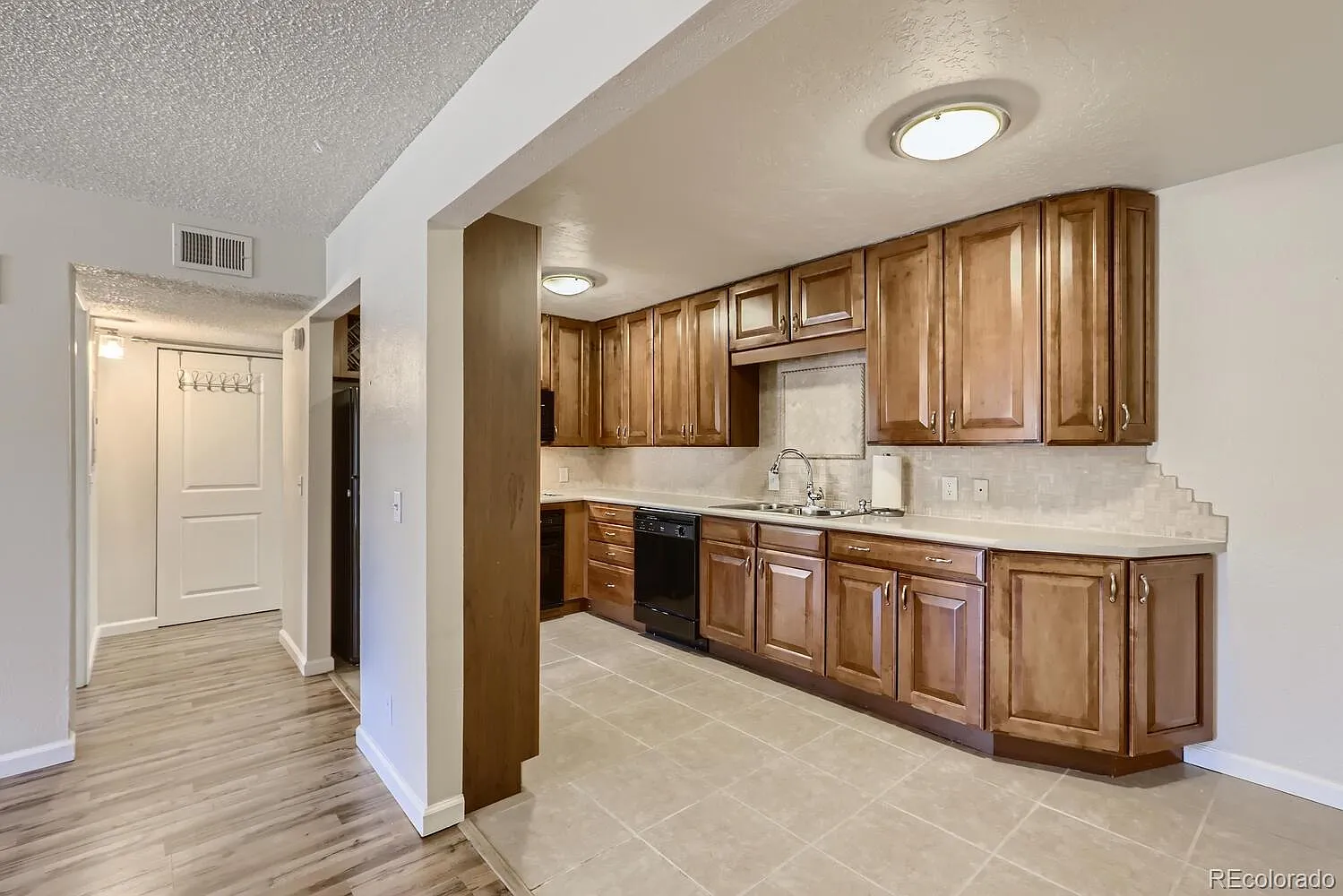 1 bed, 714 sqft, $1,450 — Photo 4