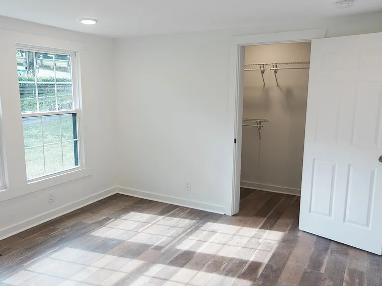 25 Lawn St — Photo 19