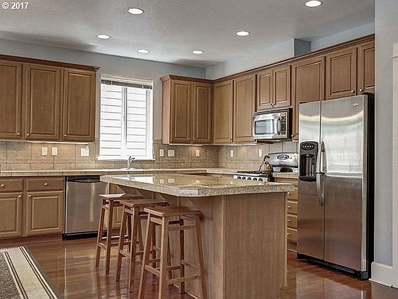 4th image of 15345 SW Sapphire Dr