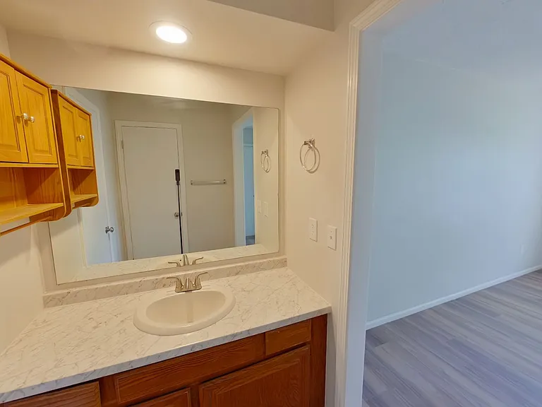 1717 S Cypress St — Photo 10