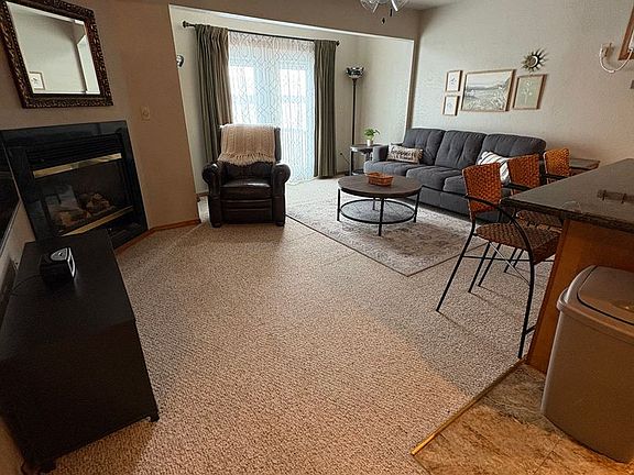 4th image of 1200 Lakeview Dr #2