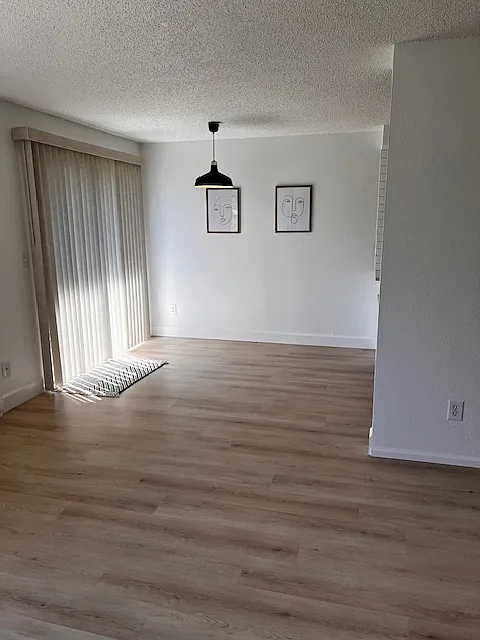 9105 SE 32nd Ave — Photo 2