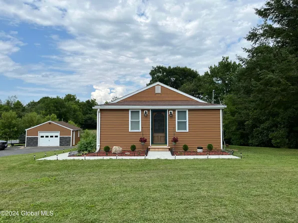 528 Stove Pipe Road, Voorheesville, NY 12186