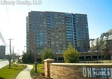 2nd image of 318 Hudson Park #318